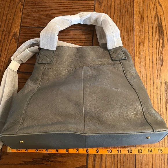 Sage green leather purse - Picture 2 of 7